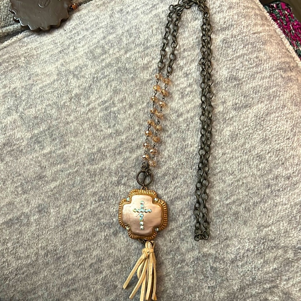 Same Spirit long cross necklace